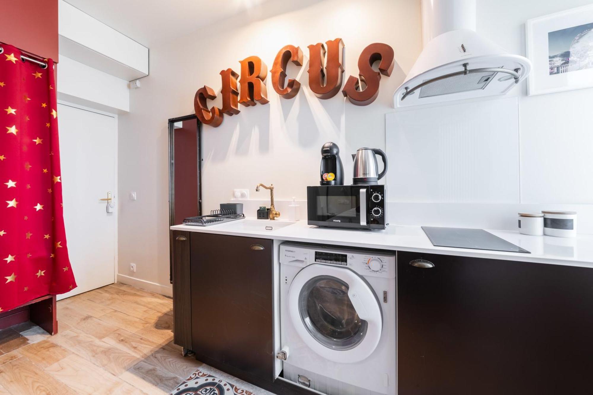 Appartamento Charmant Studio A 15 A Proximite Tour Eiffel - Flat-guest Parigi
